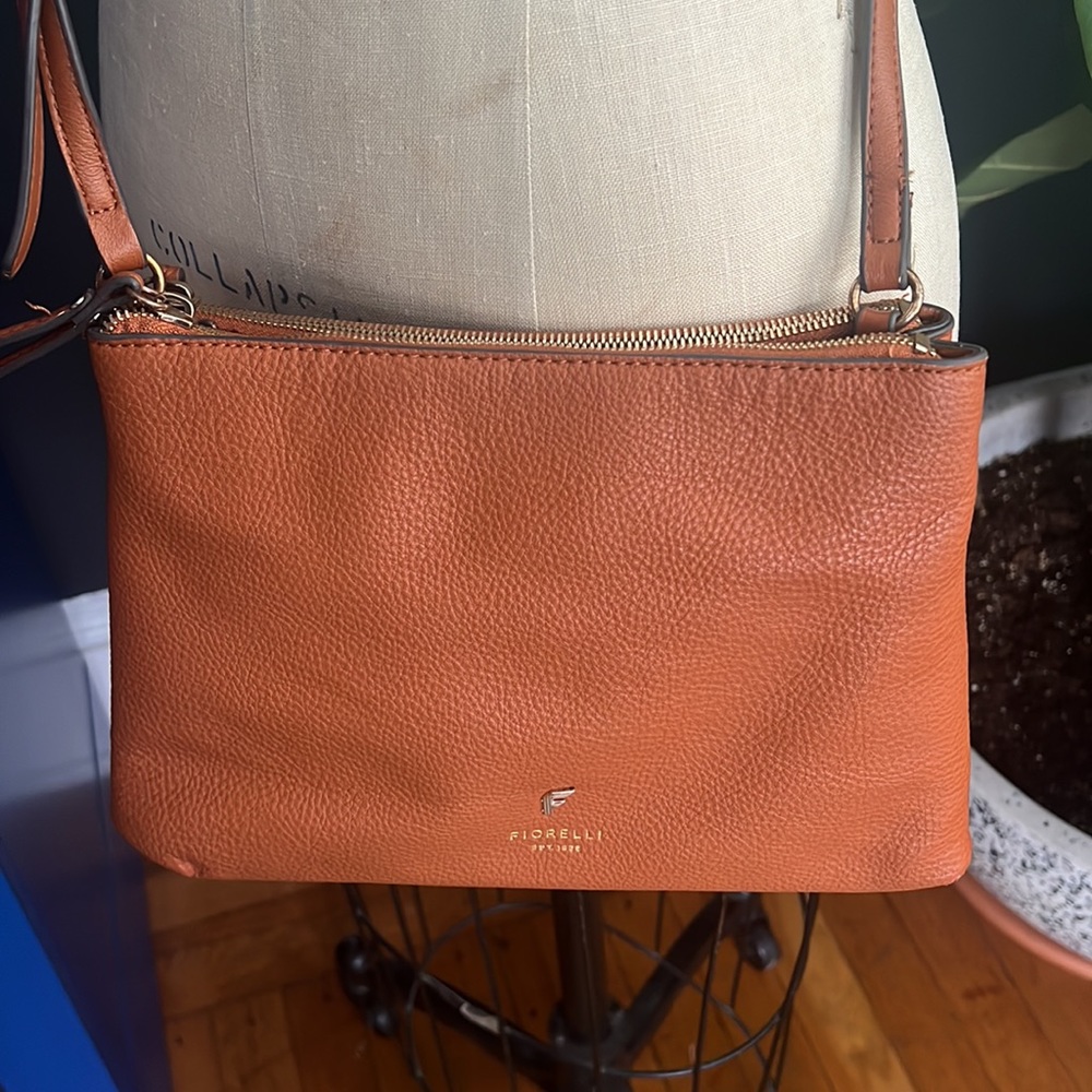 Fiorello Vegan Leather Crossbody Bag - Picture 3 of 13